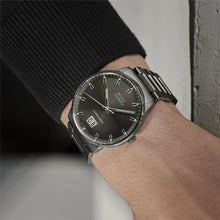 Load image into Gallery viewer, Mido Commander Big Date M021.626.33.061.00