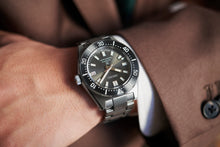 Load image into Gallery viewer, SEIKO PROSPEX AUTOMATIC &quot;1965 DIVER&#39;S MODERN RE-INTERPRETATION&quot; SPB143J1

